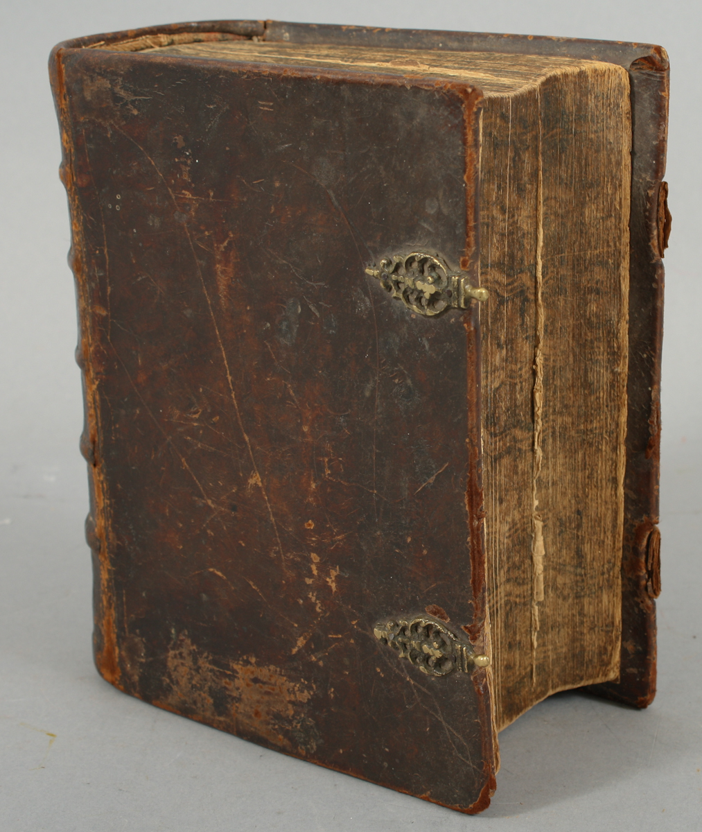 Bogspænde på svensk bibel fra år 1800